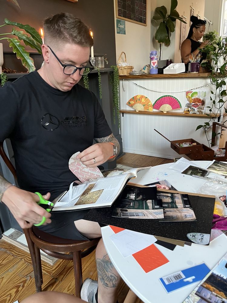 War Street Art Salon