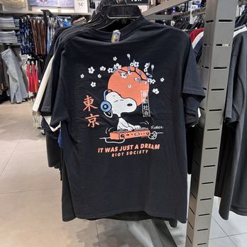 Tillys - Shoe Stores Near Me - Cerritos, California