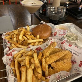 Nubbs Lobster Shack - Pulled Chicken and Chicken Fingers - Seafood Near Me - Cape Neddick, Maine Nubbs Lobster Shack - Pulled Chicken and Chicken Fingers - Seafood Near Me - Cape Neddick, Maine