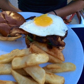 J. Henry's Draught House & Kitchen - Fried Egg Burger with bacon - New American Near Me - Houston, Texas