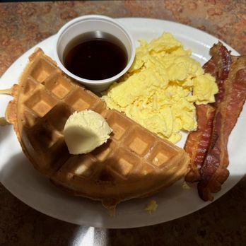 Huckleberry’s Breakfast and Lunch - Huckleberry Waffle - Breakfast & Brunch Near Me - Elk Grove, California