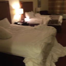How can you honestly present this as a clean room!!?! How can you honestly present this as a clean room!!?!