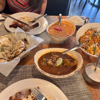 The Himalayan Chimney - Indian Near Me - Champaign, Illinois