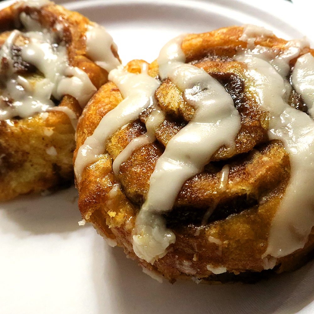 Holiday Inn Express & Suites Redding - Scrumptious Cinnamon rolls! - Hotels Near Me - Redding, California Holiday Inn Express & Suites Redding - Scrumptious Cinnamon rolls! - Hotels Near Me - Redding, California