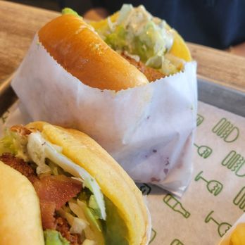 Shake Shack Mall in Columbia - Avocado, Bacon, and Chicken sandwich - Fast Food Near Me - Columbia, Maryland Shake Shack Mall in Columbia - Avocado, Bacon, and Chicken sandwich - Fast Food Near Me - Columbia, Maryland