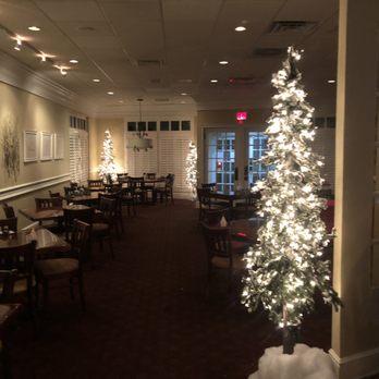 Trips Restaurant - Interior Christmas decor. - American Near Me - Stamford, Connecticut Trips Restaurant - Interior Christmas decor. - American Near Me - Stamford, Connecticut