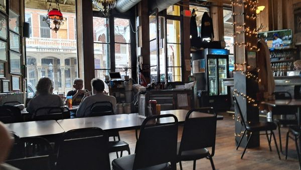 Palace | Restaurant & Saloon by null