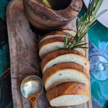Olivine - Rosemary bread - Desserts Near Me - Wailea, Hawaii