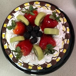 El Hornito Bakery #3 - Chocolate layer cake with glazed fruit !