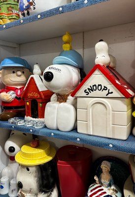 Grannie's Cookie Jars & Ice Cream Parlor by null