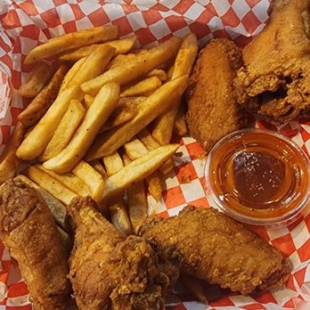 Crispy Chicken Kitchen - (5) & regular fries 5 PC Chicken Wings Meal - Halal Near Me - Corona, California