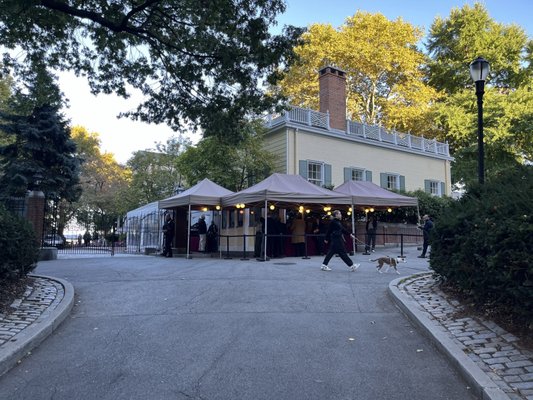 Gracie Mansion Conservancy by null