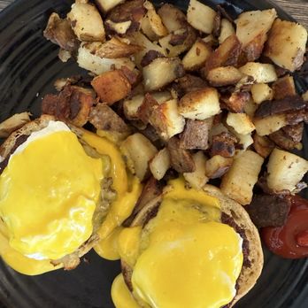 Town's End Brunch - Eggs Build Your Own Benedict - Breakfast & Brunch Near Me - San Francisco, California Town's End Brunch - Eggs Build Your Own Benedict - Breakfast & Brunch Near Me - San Francisco, California