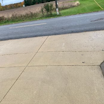 Robert Marten & Sons Masonry/Concrete - Entrance to driveway. - Masonry/Concrete Near Me Robert Marten & Sons Masonry/Concrete - Entrance to driveway. - Masonry/Concrete Near Me