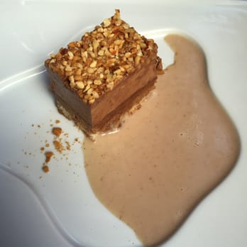 La Farigoulette - Entremet pralin chocolat noir et crème anglaise à la châtaigne - Bistros Near Me - Lavandou (Le), 83