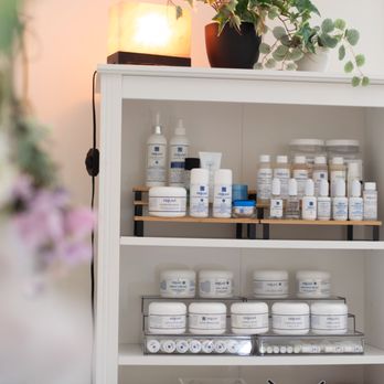Simply Facials - Using professional-grade skincare to treat acne, rosacea, and aging--customized facials with Rejuvi and Linder Health - Skin Care Near Me - Thousand Oaks, California Simply Facials - Using professional-grade skincare to treat acne, rosacea, and aging--customized facials with Rejuvi and Linder Health - Skin Care Near Me - Thousand Oaks, California