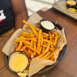 Guggman Haus Brewing Co - Frites!