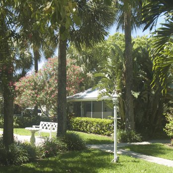 Beach Vacation Rentals - Tropical, historic Cottages by the Ocean with free high-speed wi-fi and parking - Vacation Rentals Near Me - Pompano Beach, Florida Beach Vacation Rentals - Tropical, historic Cottages by the Ocean with free high-speed wi-fi and parking - Vacation Rentals Near Me - Pompano Beach, Florida