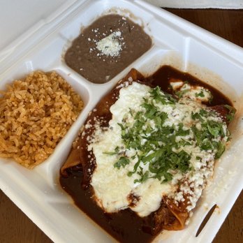 Taqueria El Molcajete - Chicken Enchilada Plate (red sauce) - Mexican Near Me - Kennewick, Washington Taqueria El Molcajete - Chicken Enchilada Plate (red sauce) - Mexican Near Me - Kennewick, Washington