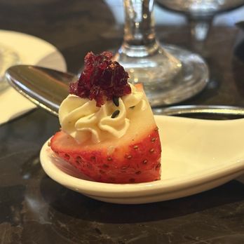 The St. Regis Houston by Marriott - Amuse bouche - Hotels Near Me - Houston, Texas