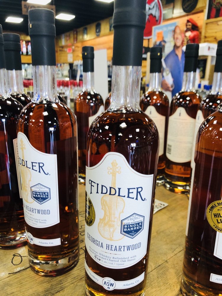 HILLTOP LIQUOR STORE Updated October 2024 12 Photos 4490