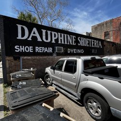 Dauphine Shoeteria