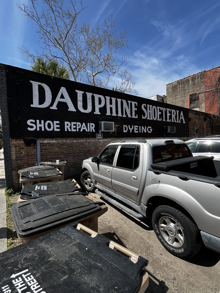 DAUPHINE SHOETERIA Updated September 2024 208 Conti St, Mobile