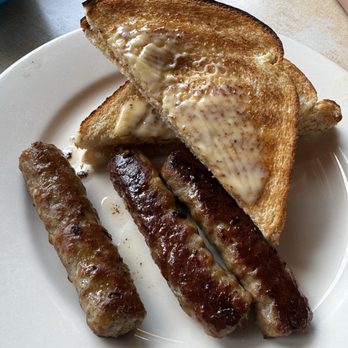 Dinky's Blue Belle Diner - Sausage Links & Toast - American Near Me - Shrewsbury, Massachusetts