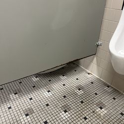 LA Fitness - Rusting apart
