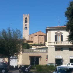 L'affaccio sul parcheggio del rione Sante Marie