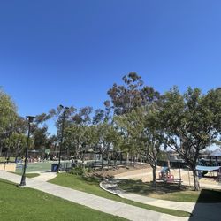 Scripps Ranch Swim & Racquet Club - Basketball courts and children play area