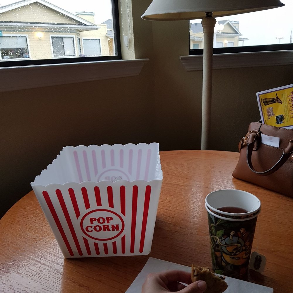 White Water - Free popcorn, cookie, hot tea - Hotels Near Me - Cambria, California White Water - Free popcorn, cookie, hot tea - Hotels Near Me - Cambria, California