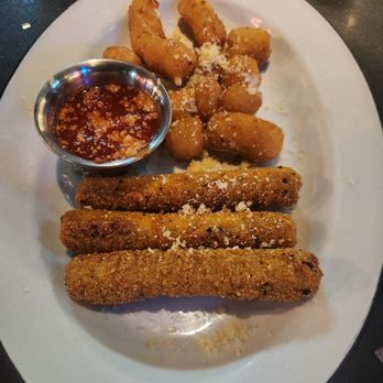 54th Street Restaurant & Drafthouse - Half cheese sticks and fried cheese happy hour with marinara - Bars Near Me - Mansfield, Texas 54th Street Restaurant & Drafthouse - Half cheese sticks and fried cheese happy hour with marinara - Bars Near Me - Mansfield, Texas