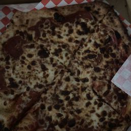 Their pizza looks like something from Pizza Hut but tastes so much better!!! Their pizza looks like something from Pizza Hut but tastes so much better!!!