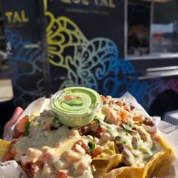 Que Tal Street Eats - Nachos