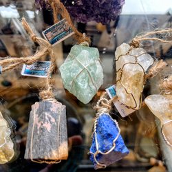 West Coast Creative Spirits - Wire wrapped crystals by Sand & Sea
Classes offered !