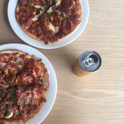 Zachary's - Pepperoni and Papa Grande