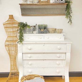 Mia Sorella's Studio - Furniture Stores Near Me - Saco, Maine Mia Sorella's Studio - Furniture Stores Near Me - Saco, Maine