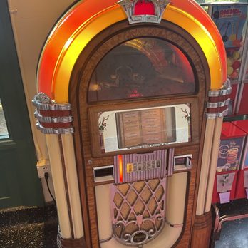 Corvette Diner - Jukebox - Diners Near Me - San Diego, California