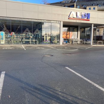 Parkplatz Aldi - Parkplatz Aldi Marienthaler Str. parking parkovisko Zwickau Germany Deutschland - Parking Near Me - Zwickau, SN