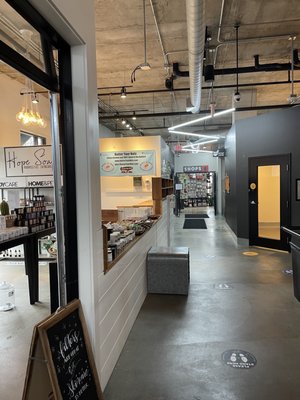 NOMZ - Coffee & Bar by null
