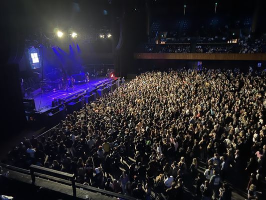 Bill Graham Civic Auditorium by null