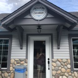 Canyon Creamery - Outside