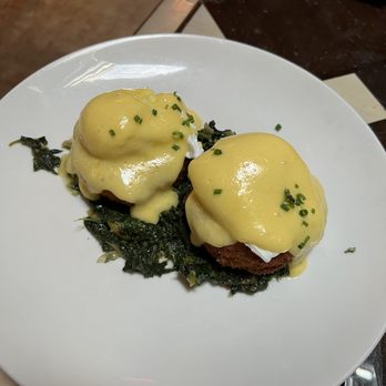 The Bar Room - white fish benedict - Cocktail Bars Near Me - New York, New York The Bar Room - white fish benedict - Cocktail Bars Near Me - New York, New York