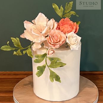 Napa Cake Studio - Rustic floral cake with roses and peonies - Desserts Near Me - Napa, California Napa Cake Studio - Rustic floral cake with roses and peonies - Desserts Near Me - Napa, California