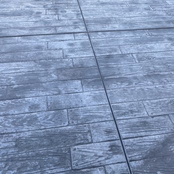 Medina Concrete - Wood stamped concrete closeup of patio area - Masonry/Concrete Near Me Medina Concrete - Wood stamped concrete closeup of patio area - Masonry/Concrete Near Me