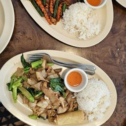 Chada Thai Food Simi Valley - Lunch special and Satay