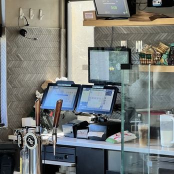 Starbucks - Coffee & Tea Near Me - Lodi, California