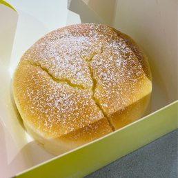 Cheesecake $14, the consistency isn't very good, prefer Uncle Tetsu Cheesecake $14, the consistency isn't very good, prefer Uncle Tetsu