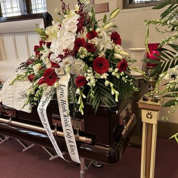 Kiyo's Floral Design - Funeral casket spray and other floral arrangements - Florists Near Me - Sacramento, California Kiyo's Floral Design - Funeral casket spray and other floral arrangements - Florists Near Me - Sacramento, California